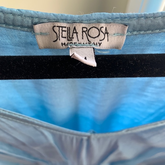 Gorgeous summer dress flows beautifully. Can be tied at front or back. Size M - Picture 5 of 11